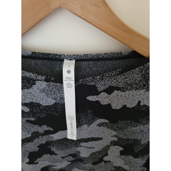 RARE Lululemon BACK IN ACTION Long Sleeve Black/Gray RULU Athletic Camo Top Sz 4 - Picture 7 of 9